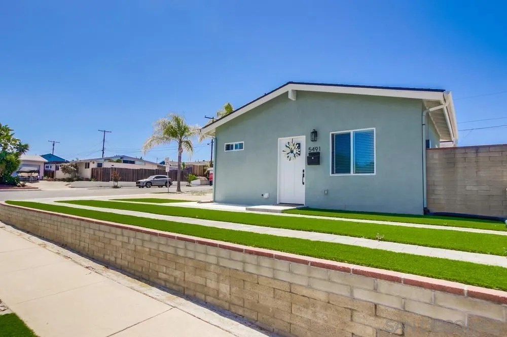 5493 Gala Ave.