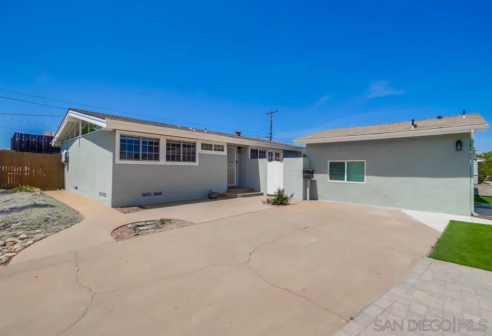 5493 Gala Ave.