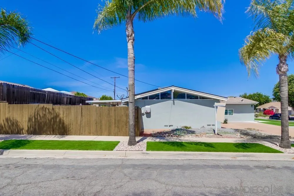 5493 Gala Ave.