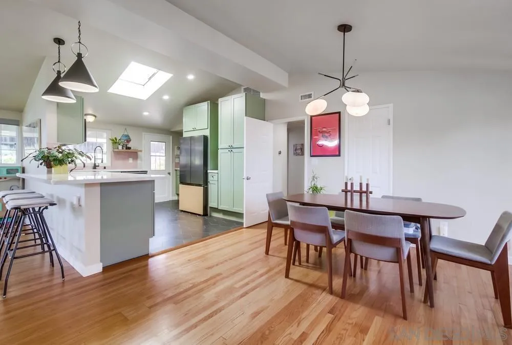5493 Gala Ave.