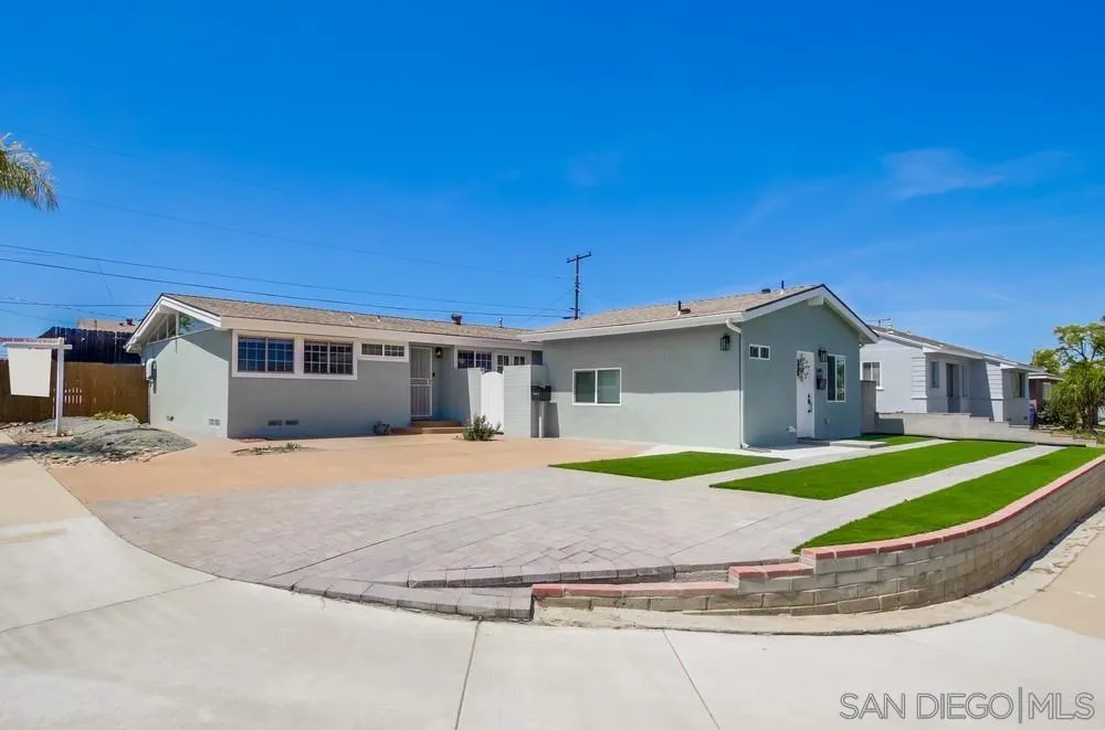 5493 Gala Ave.