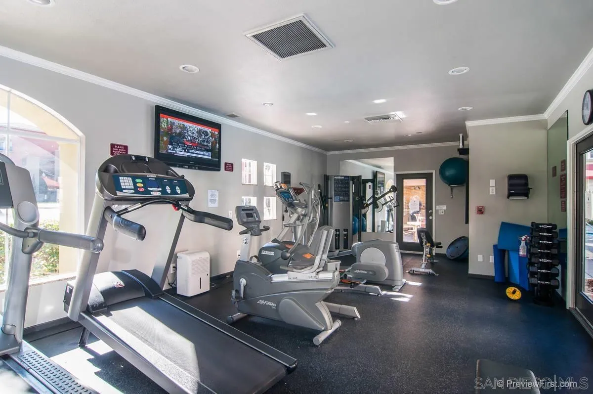 1270 Cleveland Unit N214