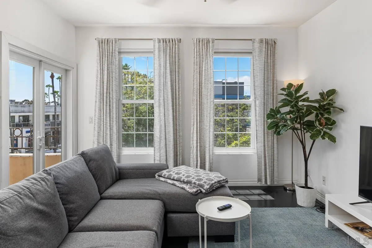 1270 Cleveland Unit N214