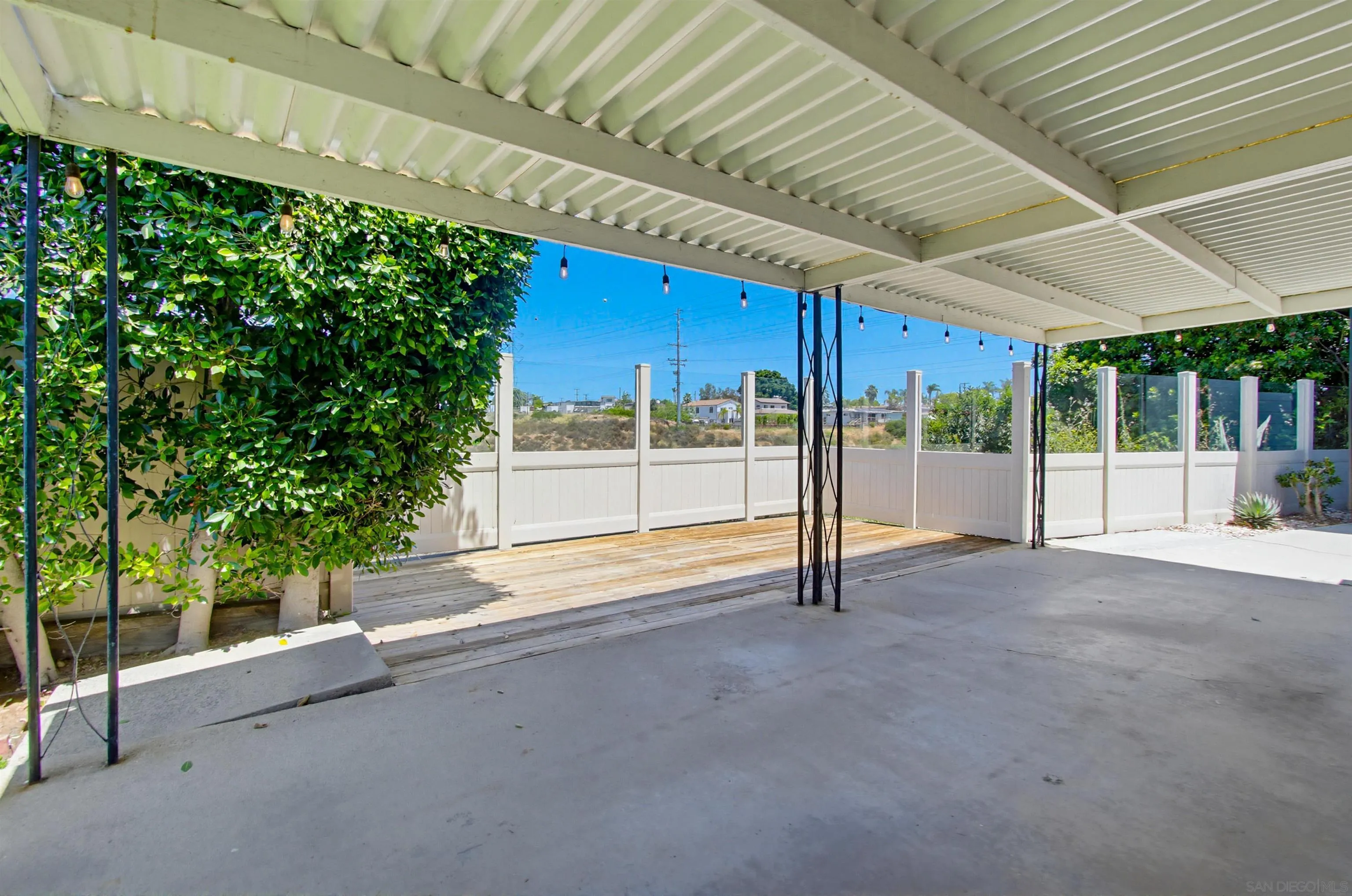 8426 Fireside Ave