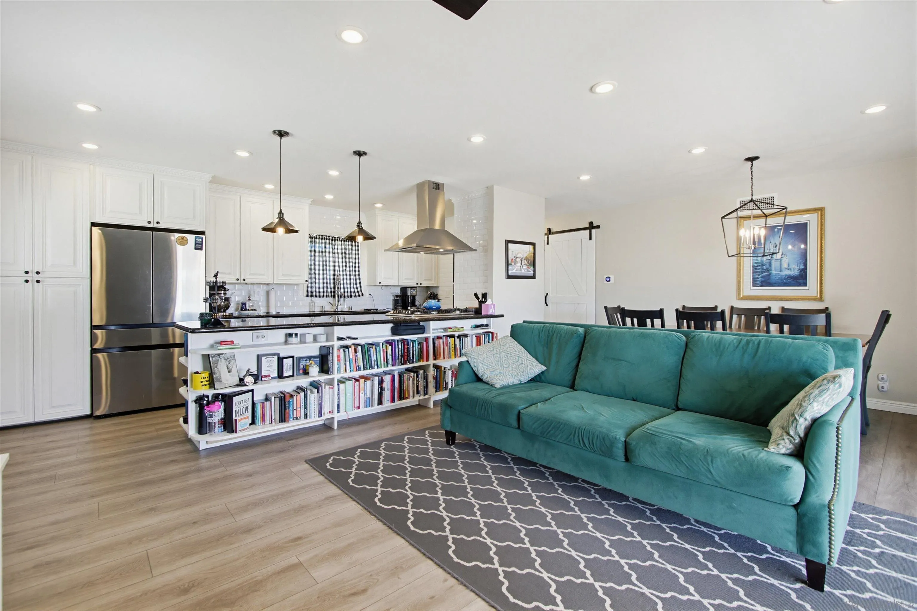 8426 Fireside Ave