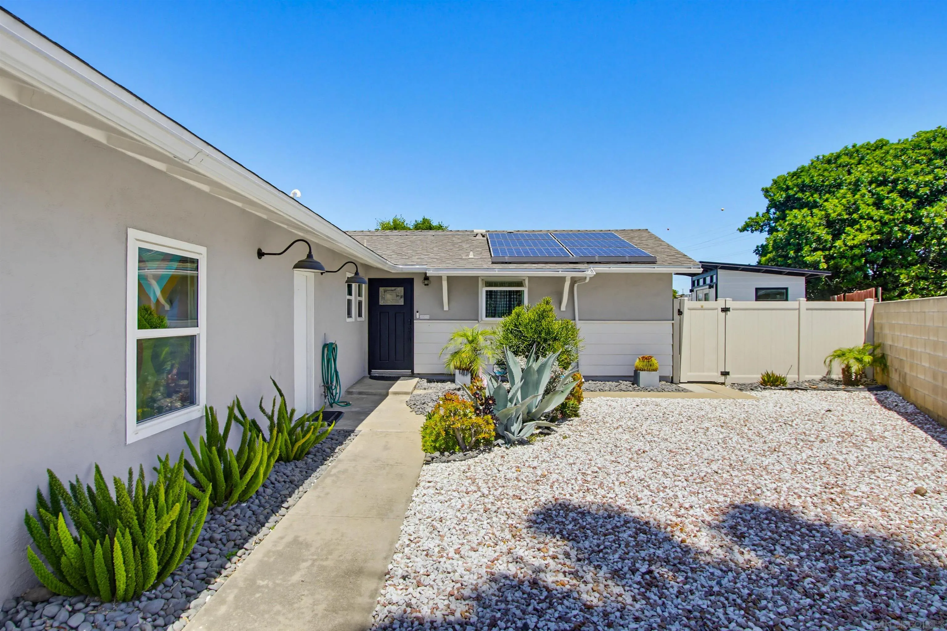 8426 Fireside Ave