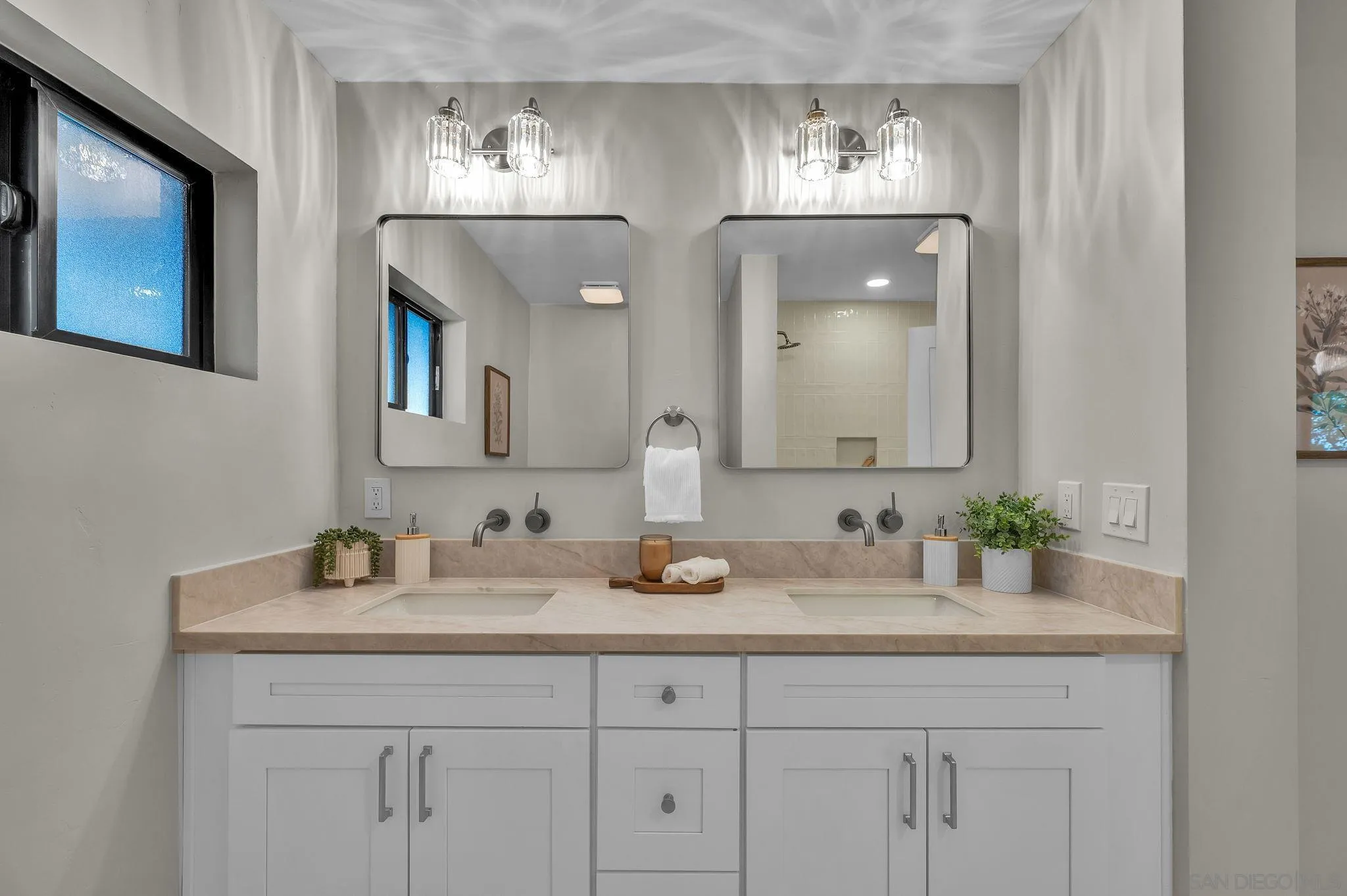 4360 Helix Canyon Dr