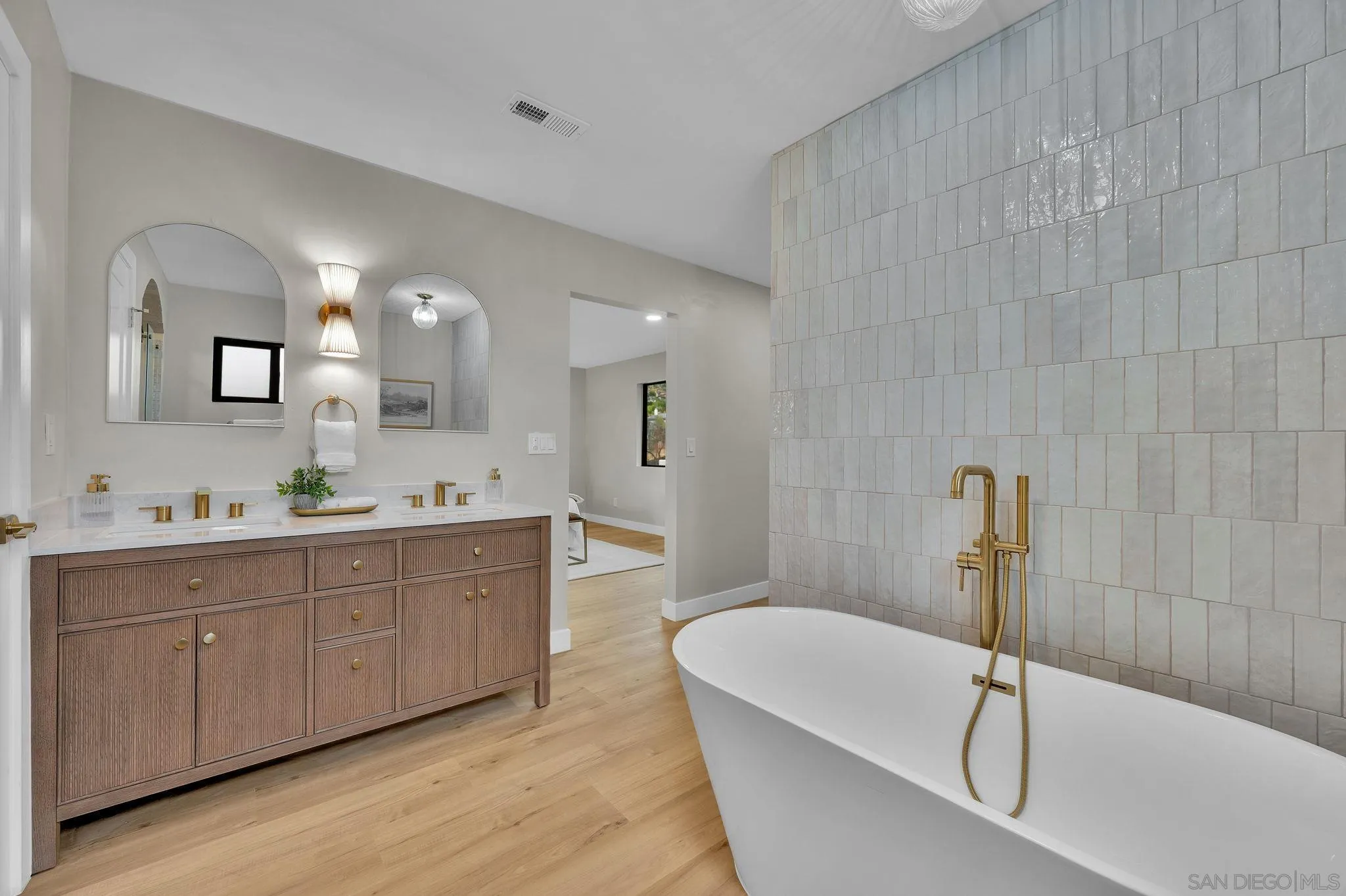 4360 Helix Canyon Dr