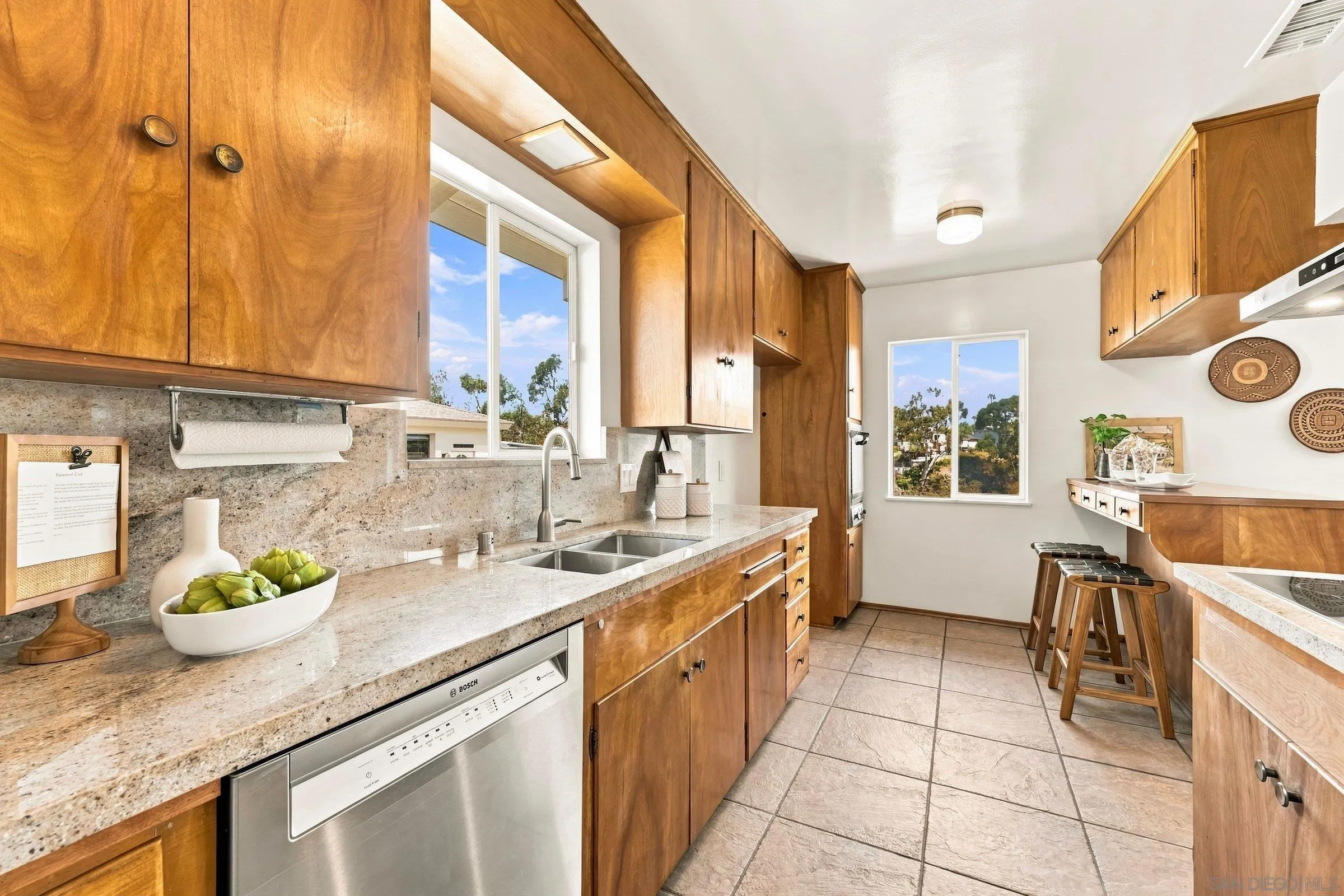 1056 Meade Ave