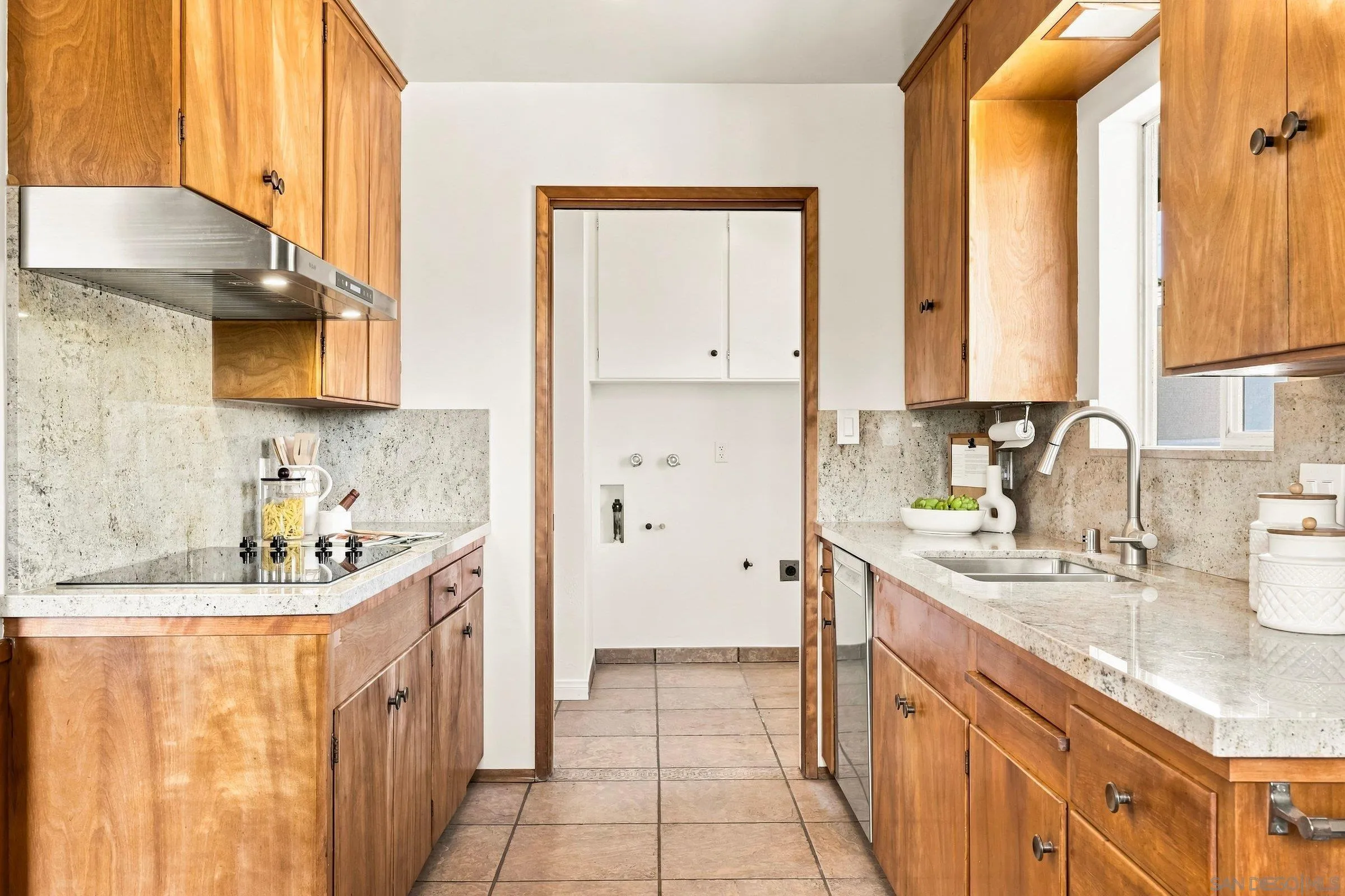1056 Meade Ave