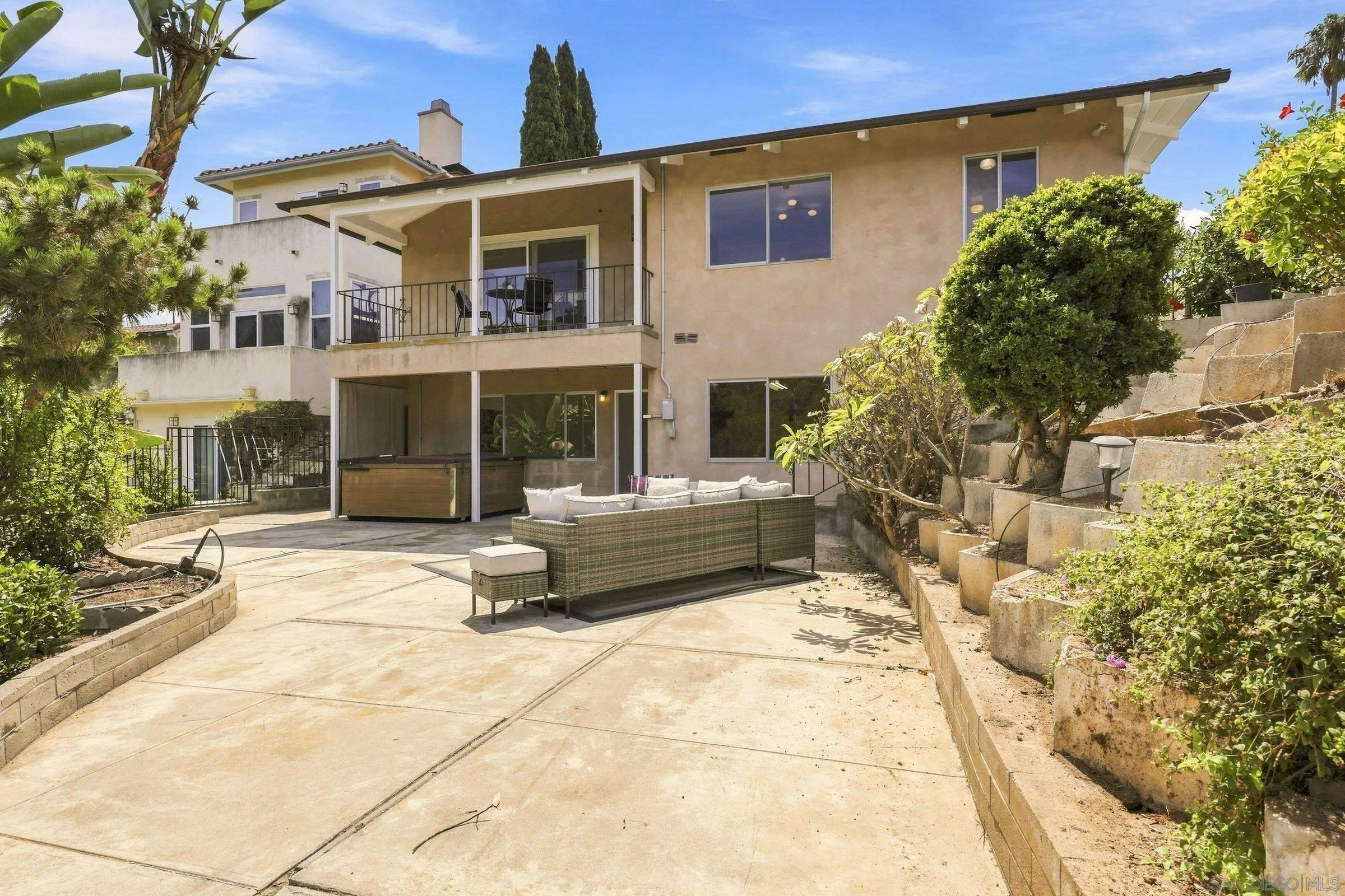 1056 Meade Ave