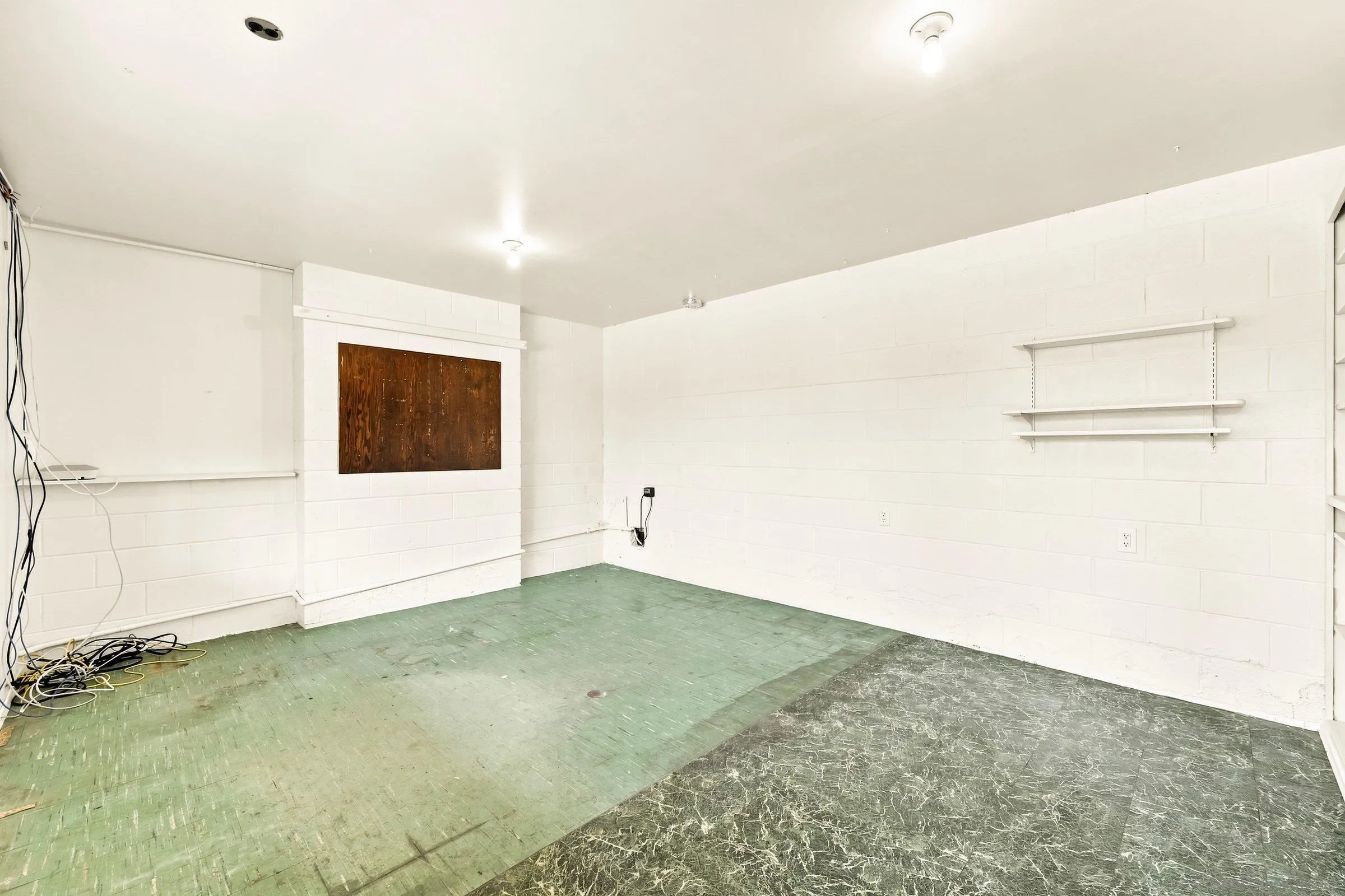 1056 Meade Ave