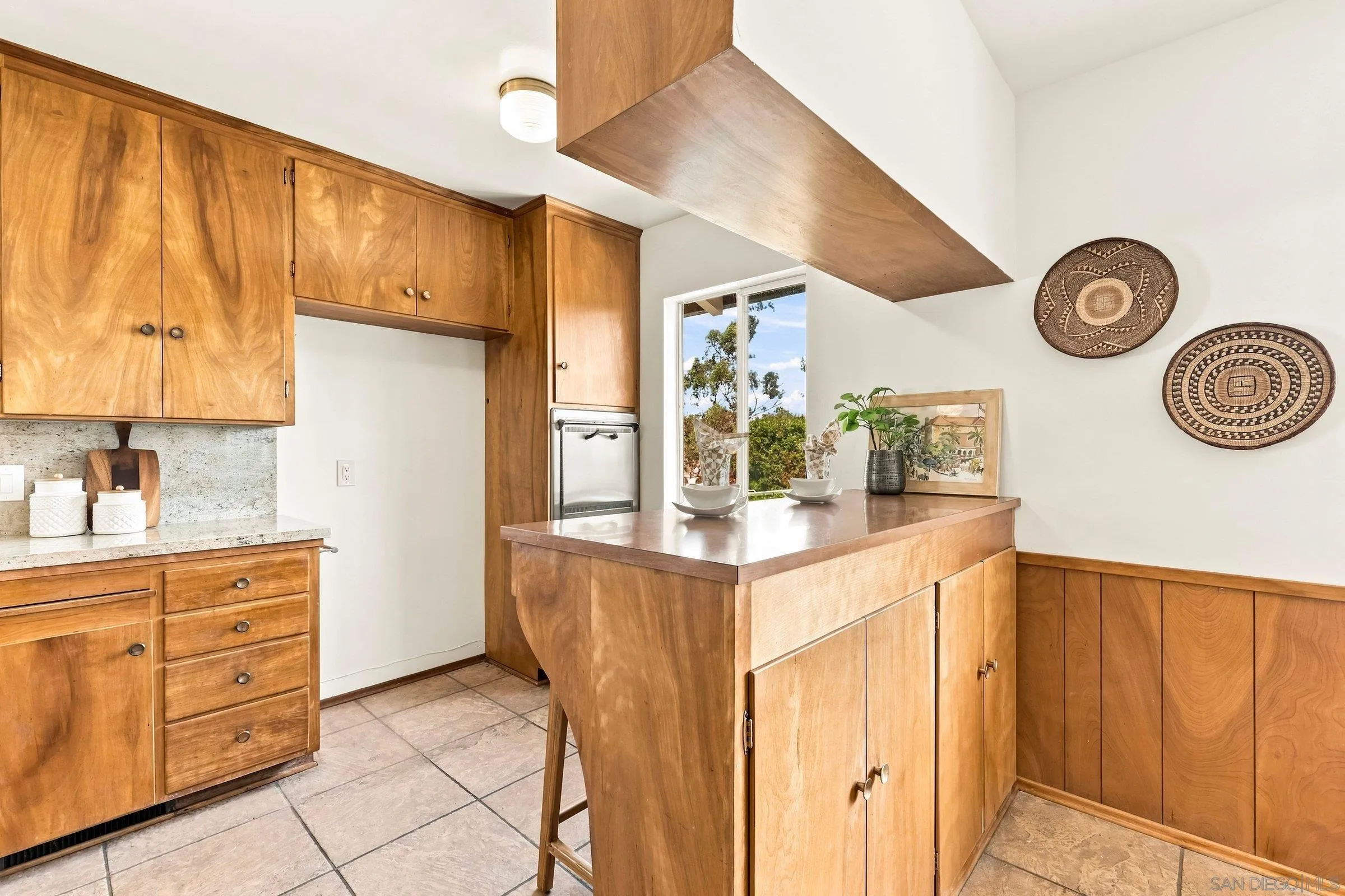 1056 Meade Ave