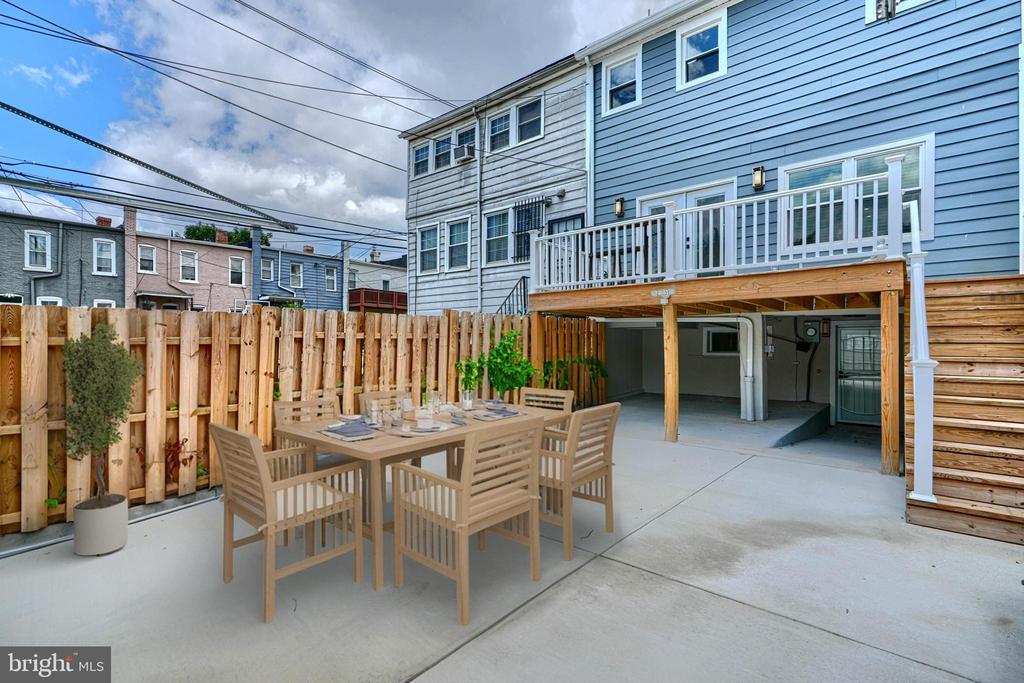11 EVARTS STREET NE