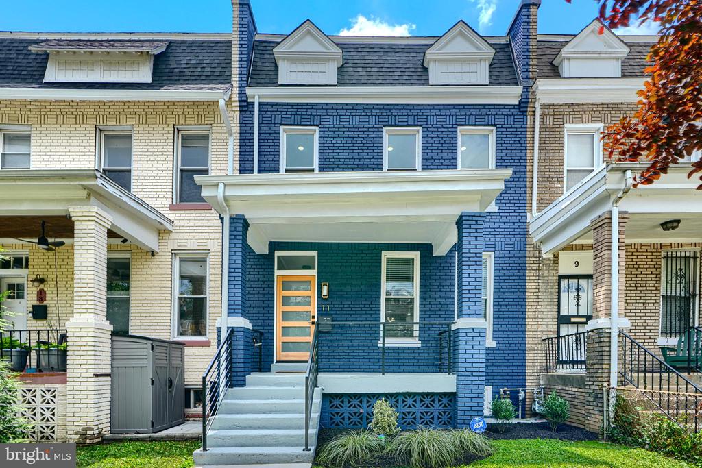 11 EVARTS STREET NE