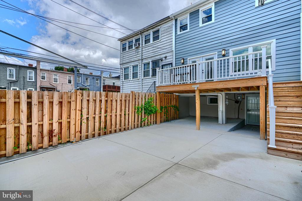11 EVARTS STREET NE