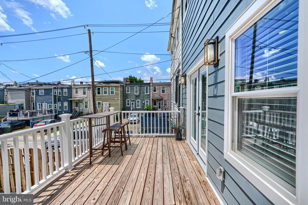 11 EVARTS STREET NE