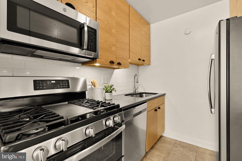 2400 41ST STREET NW 502