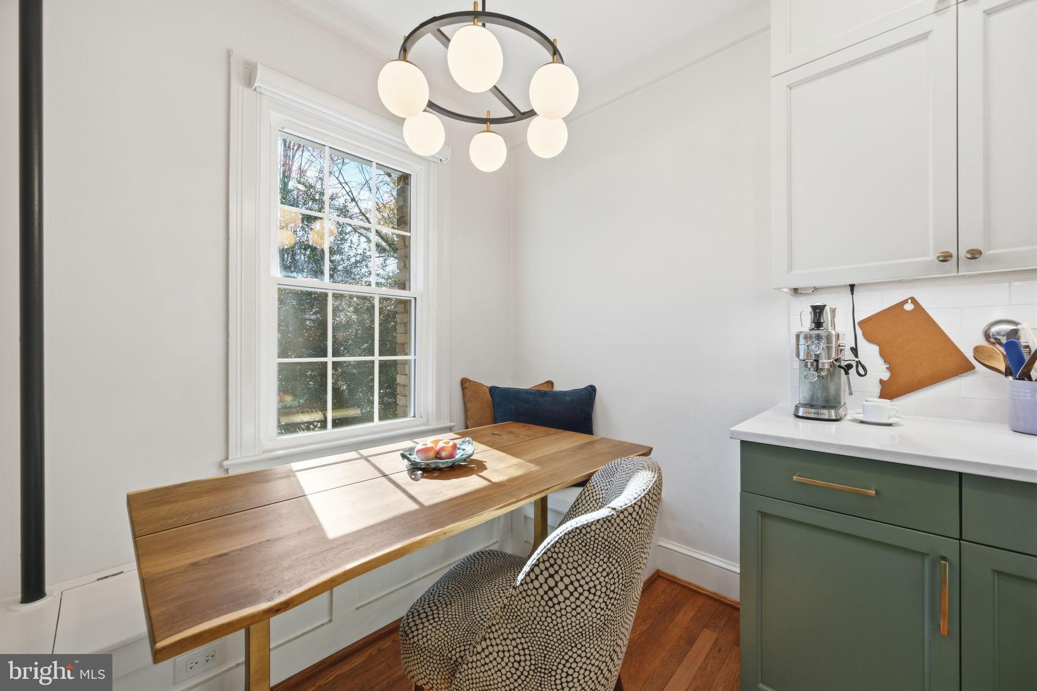 5402 CONNECTICUT AVENUE NW 202