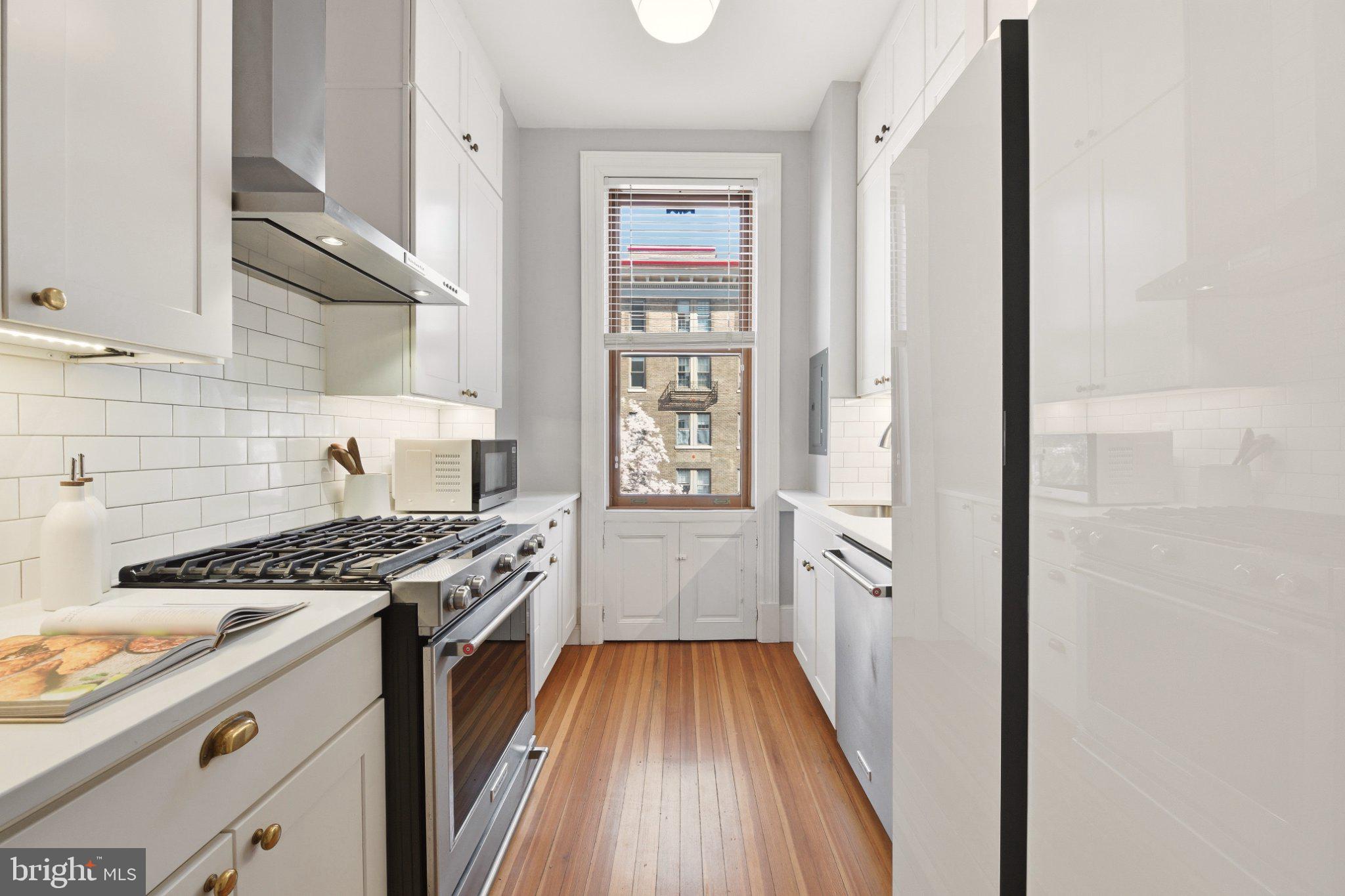 2220 20TH STREET NW 33