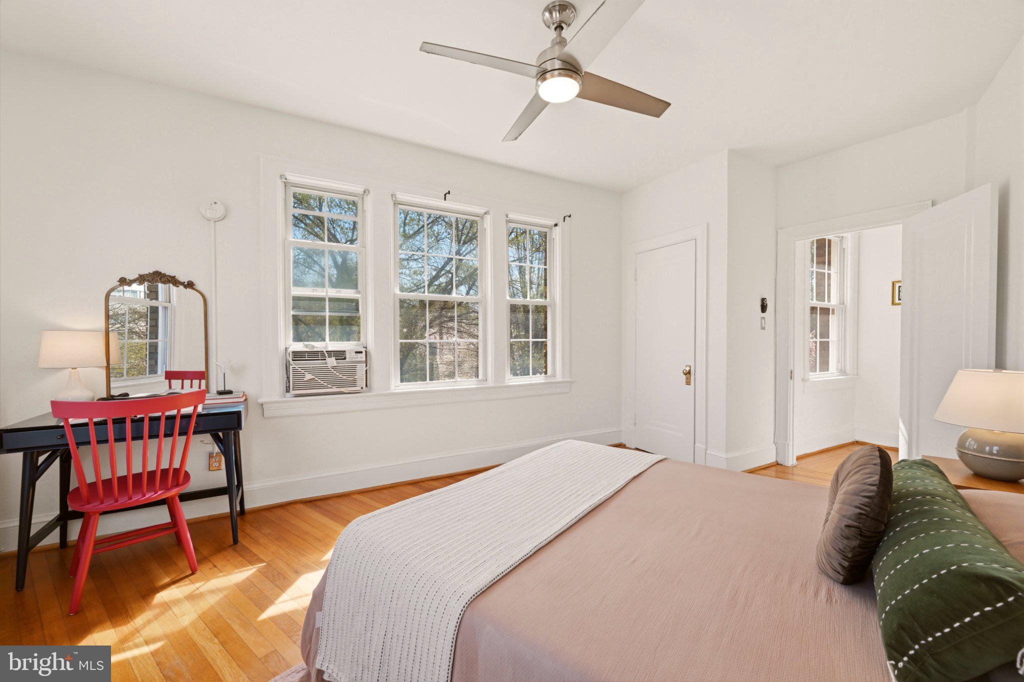 5402 CONNECTICUT AVENUE NW 400