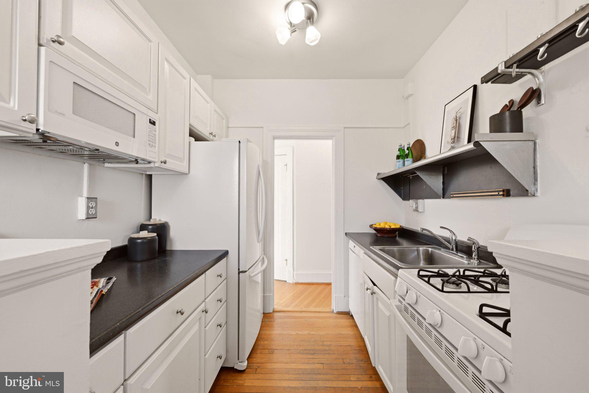 5402 CONNECTICUT AVENUE NW 400