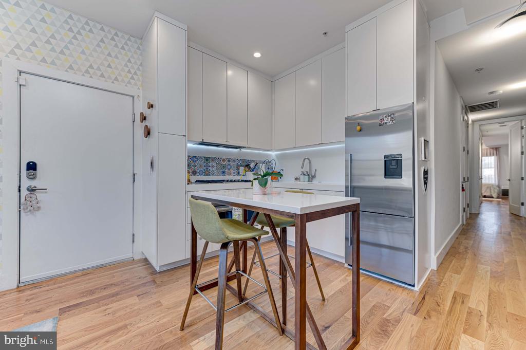 254 15TH STREET SE Unit: 2