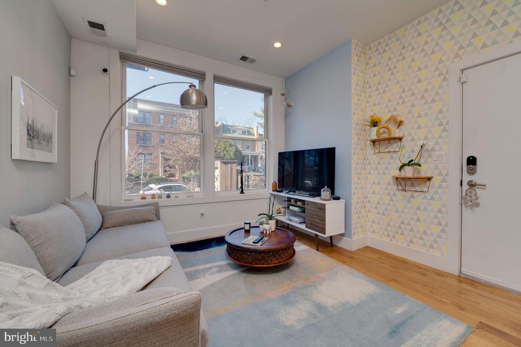 254 15TH STREET SE Unit: 2