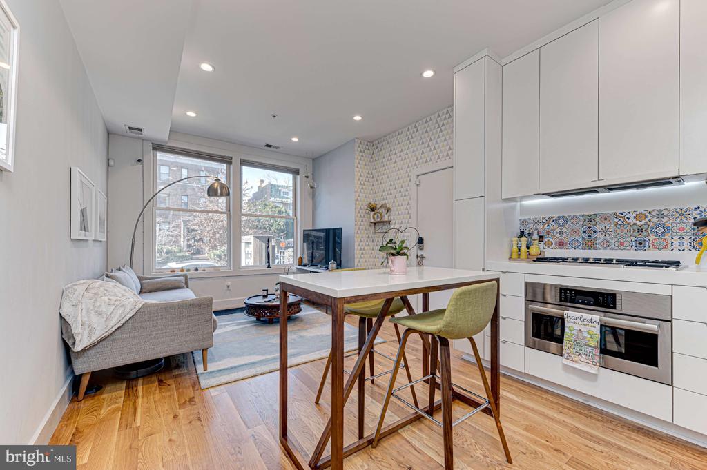254 15TH STREET SE Unit: 2