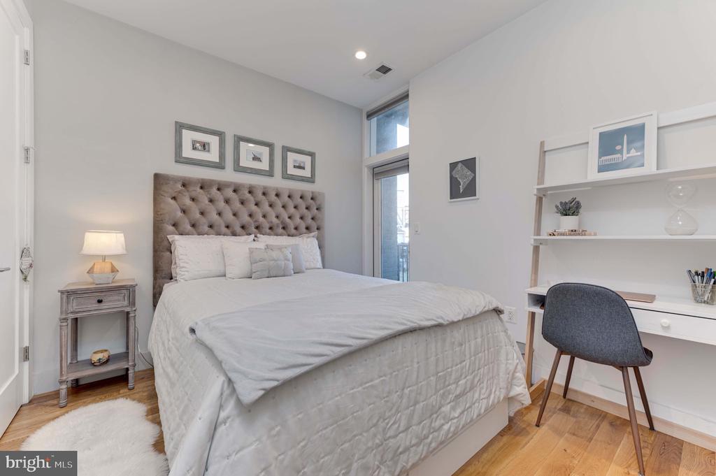254 15TH STREET SE Unit: 2