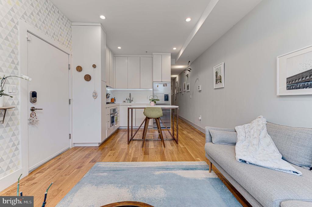 254 15TH STREET SE Unit: 2