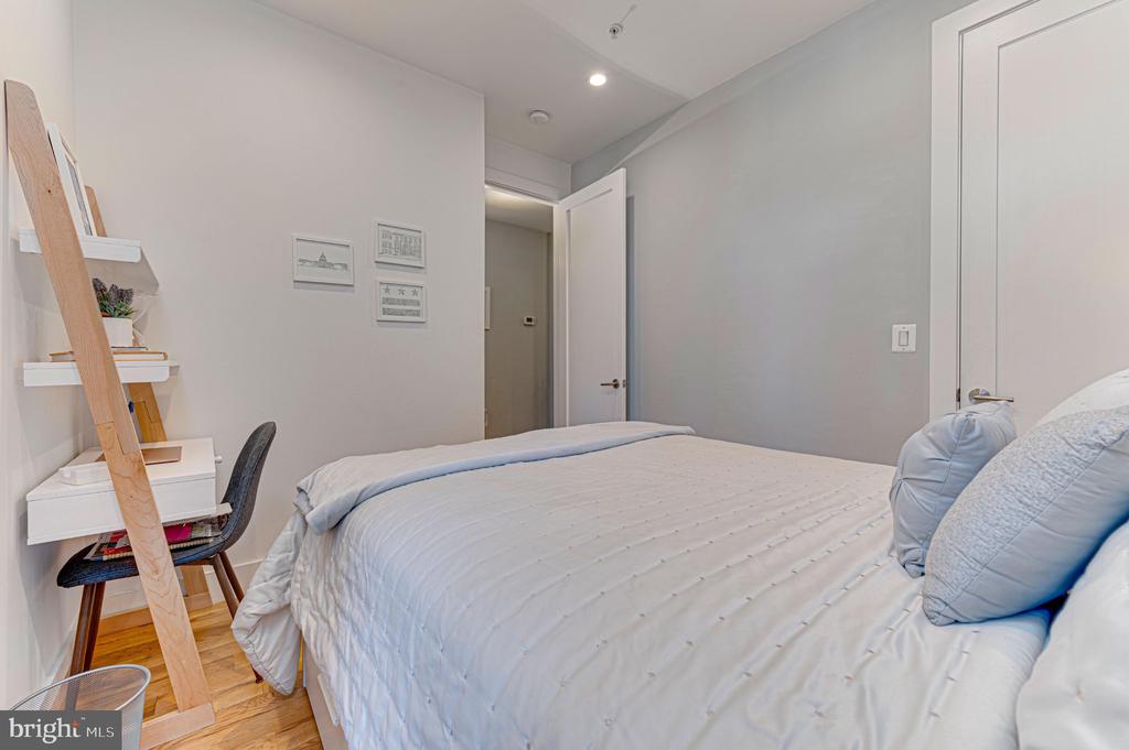 254 15TH STREET SE Unit: 2