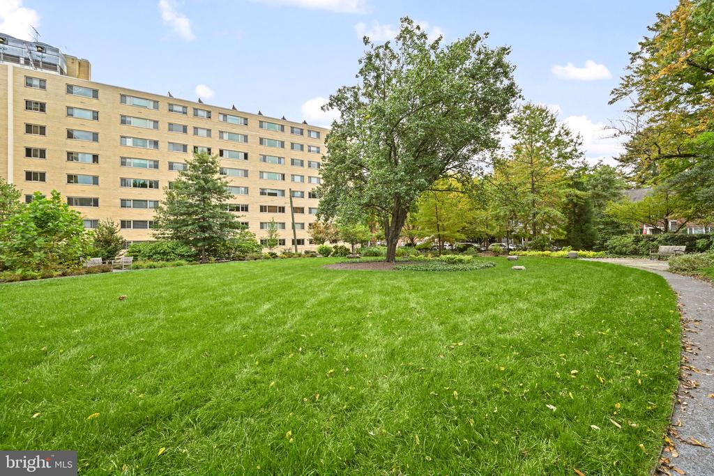 4600 CONNECTICUT AVENUE NW Unit: 222