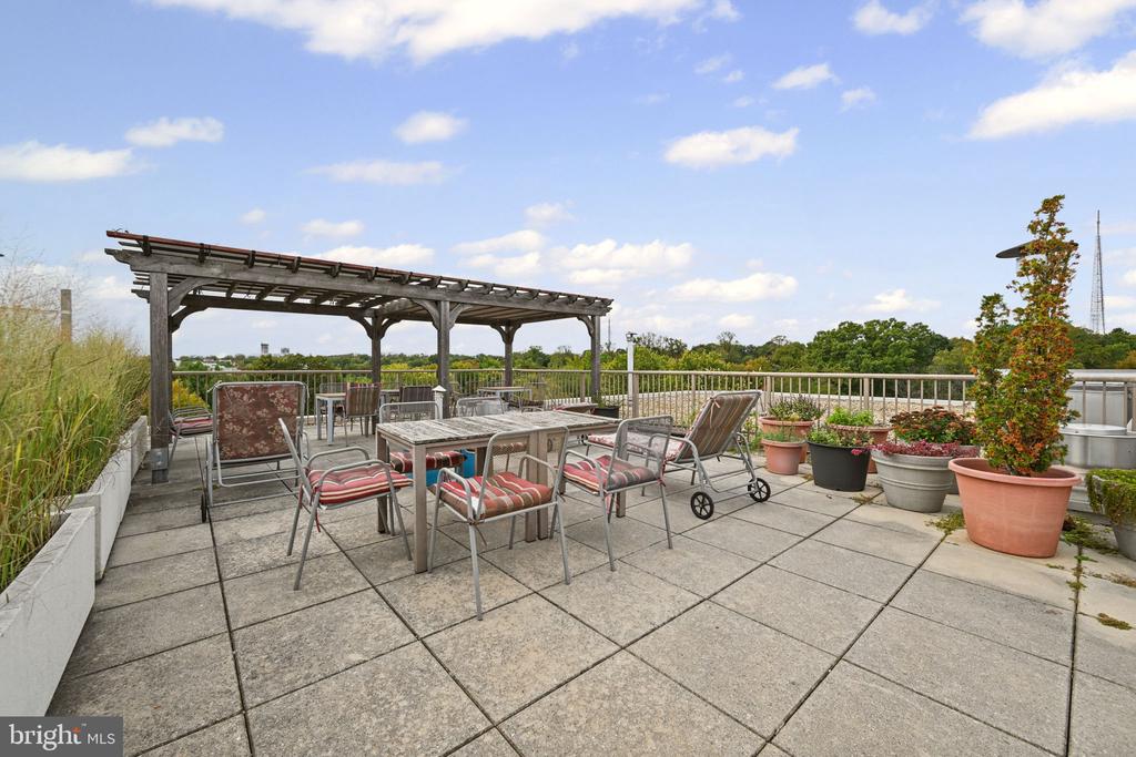 4600 CONNECTICUT AVENUE NW Unit: 222