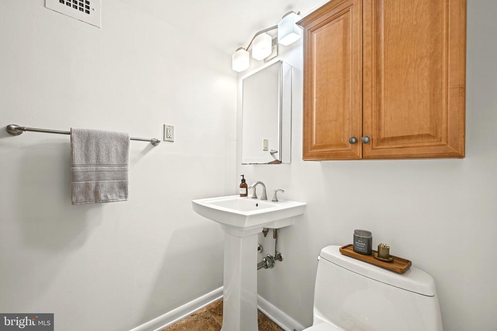 4600 CONNECTICUT AVENUE NW Unit: 222