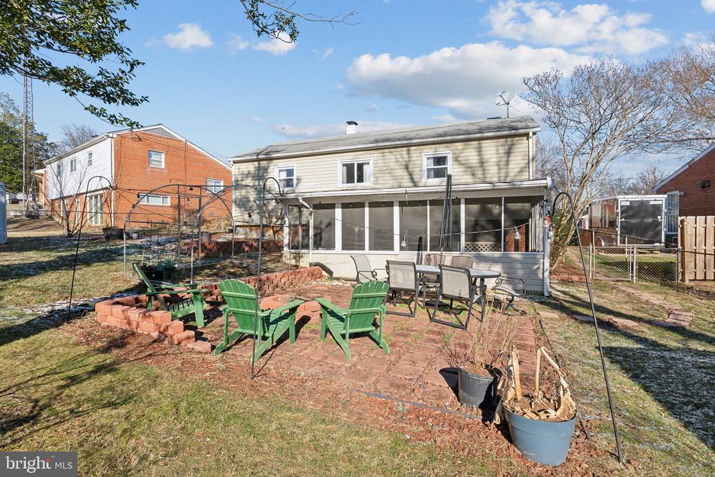 317 FERNDALE PLACE