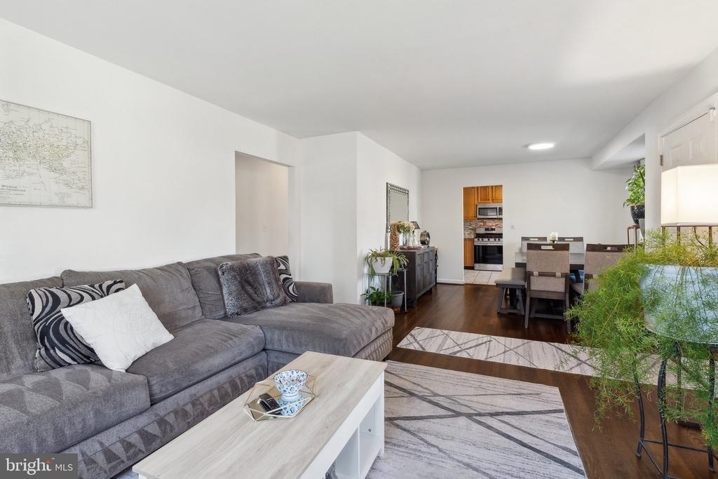 317 FERNDALE PLACE