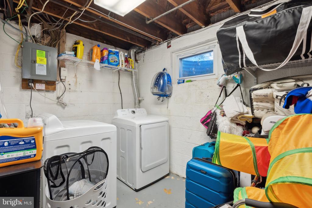 317 FERNDALE PLACE