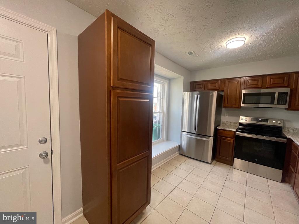 2418 E ROSECROFT VILLAGE CIRCLE