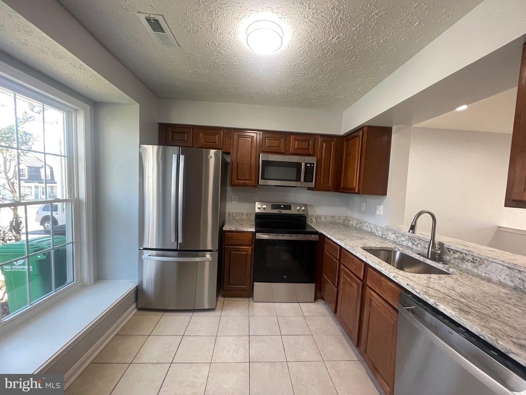 2418 E ROSECROFT VILLAGE CIRCLE