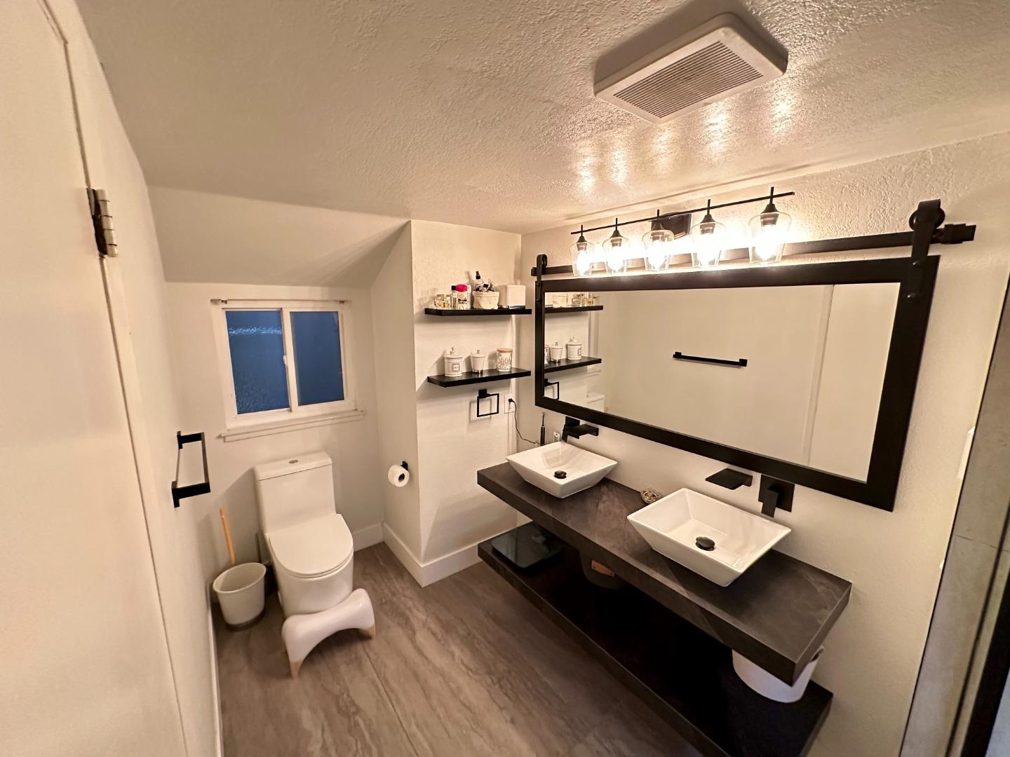 833 South San Thomas Aquino Road L