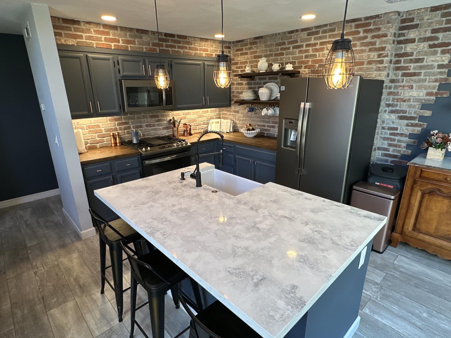 833 South San Thomas Aquino Road L