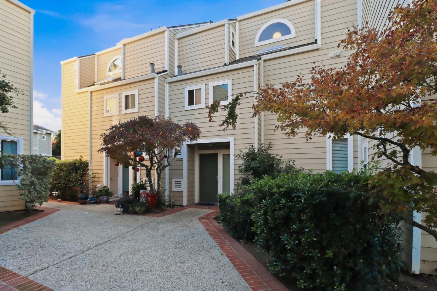 833 South San Thomas Aquino Road L