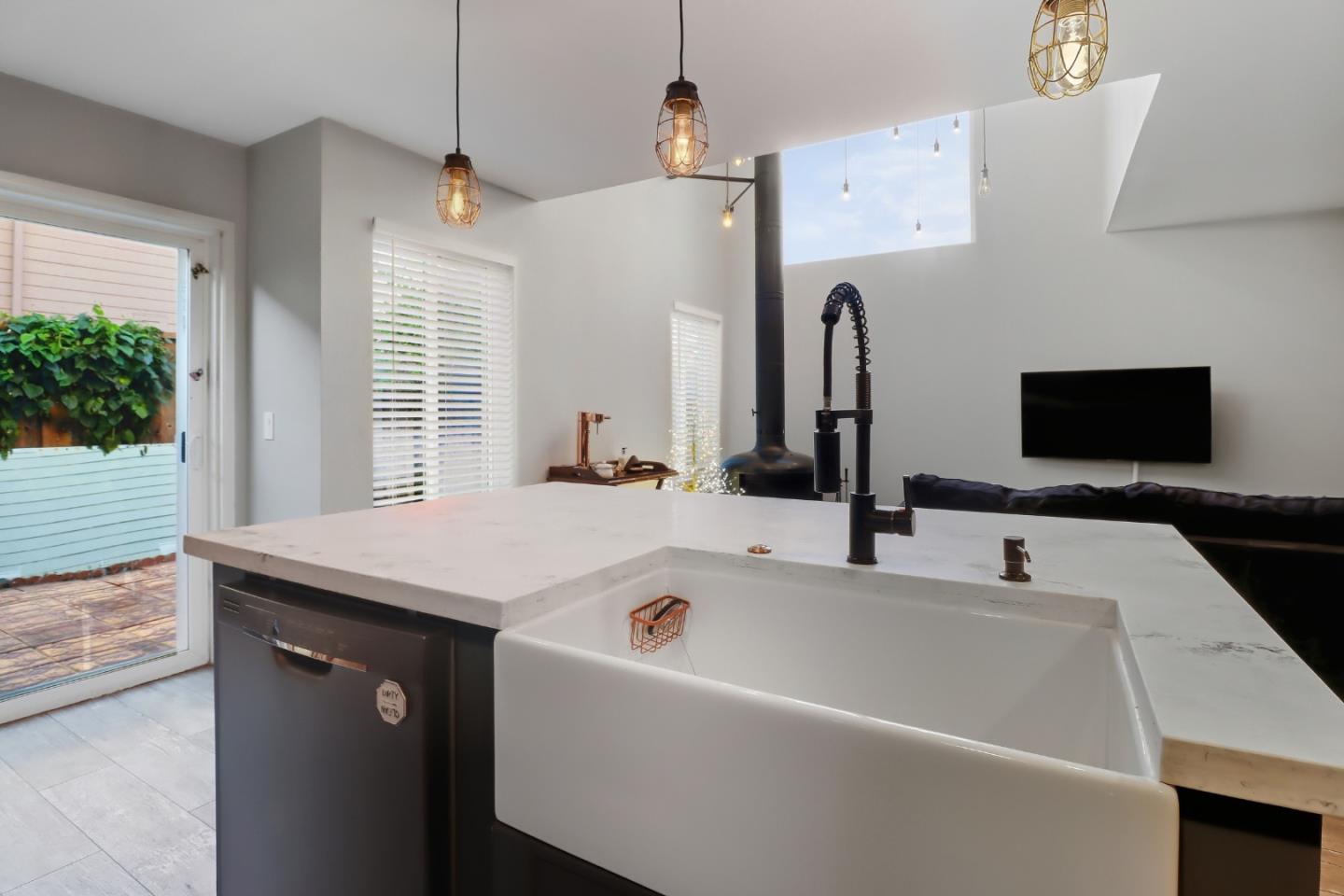 833 South San Thomas Aquino Road L