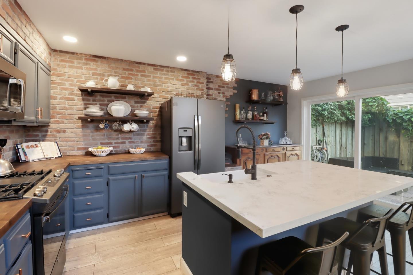 833 South San Thomas Aquino Road L