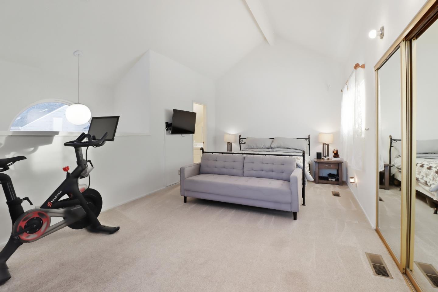 833 South San Tomas Aquino L