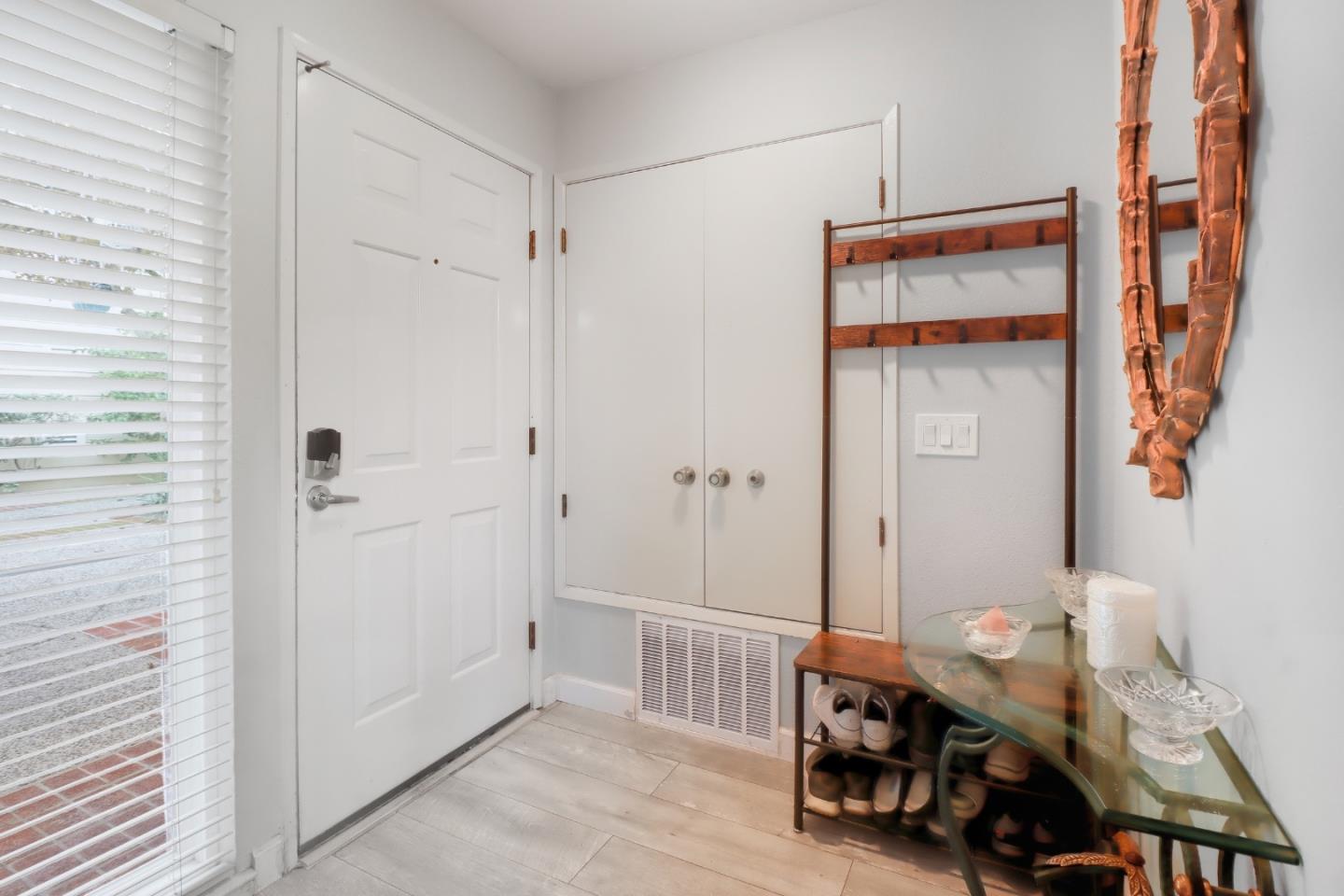 833 South San Tomas Aquino L