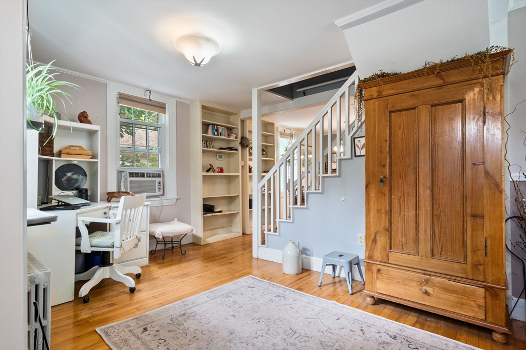 45 Thompson St
