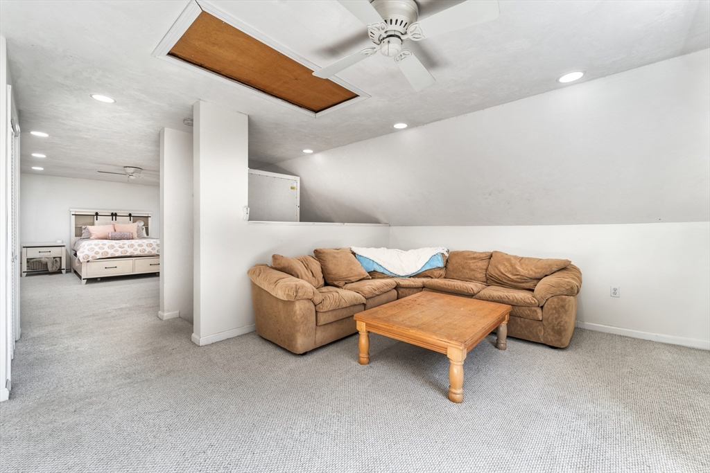 8 Pheasant Ln