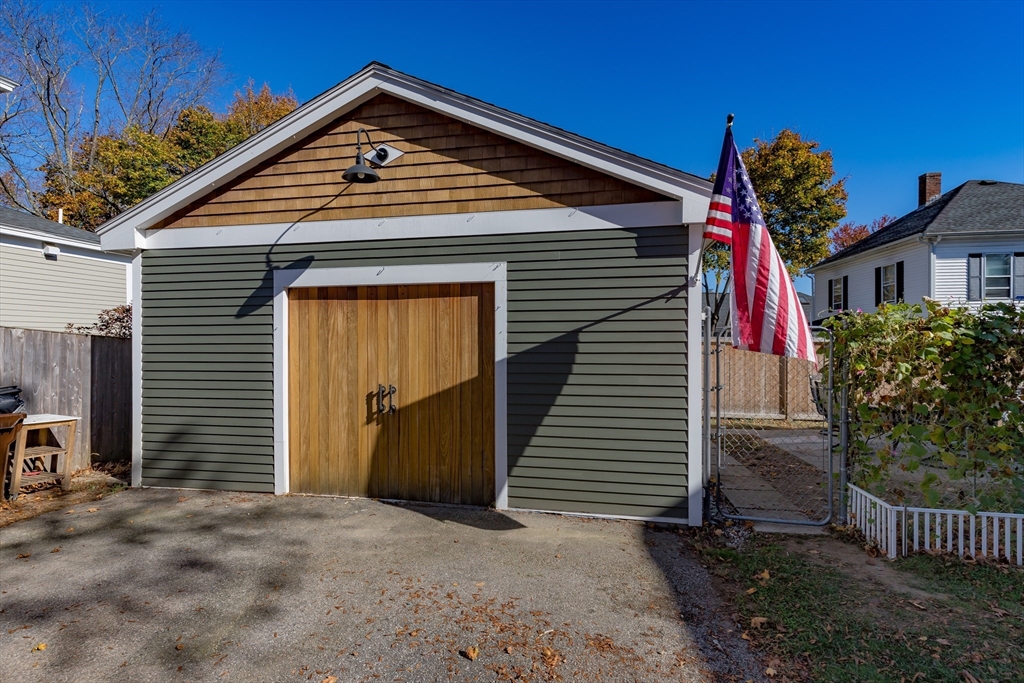 17 Carpenter St